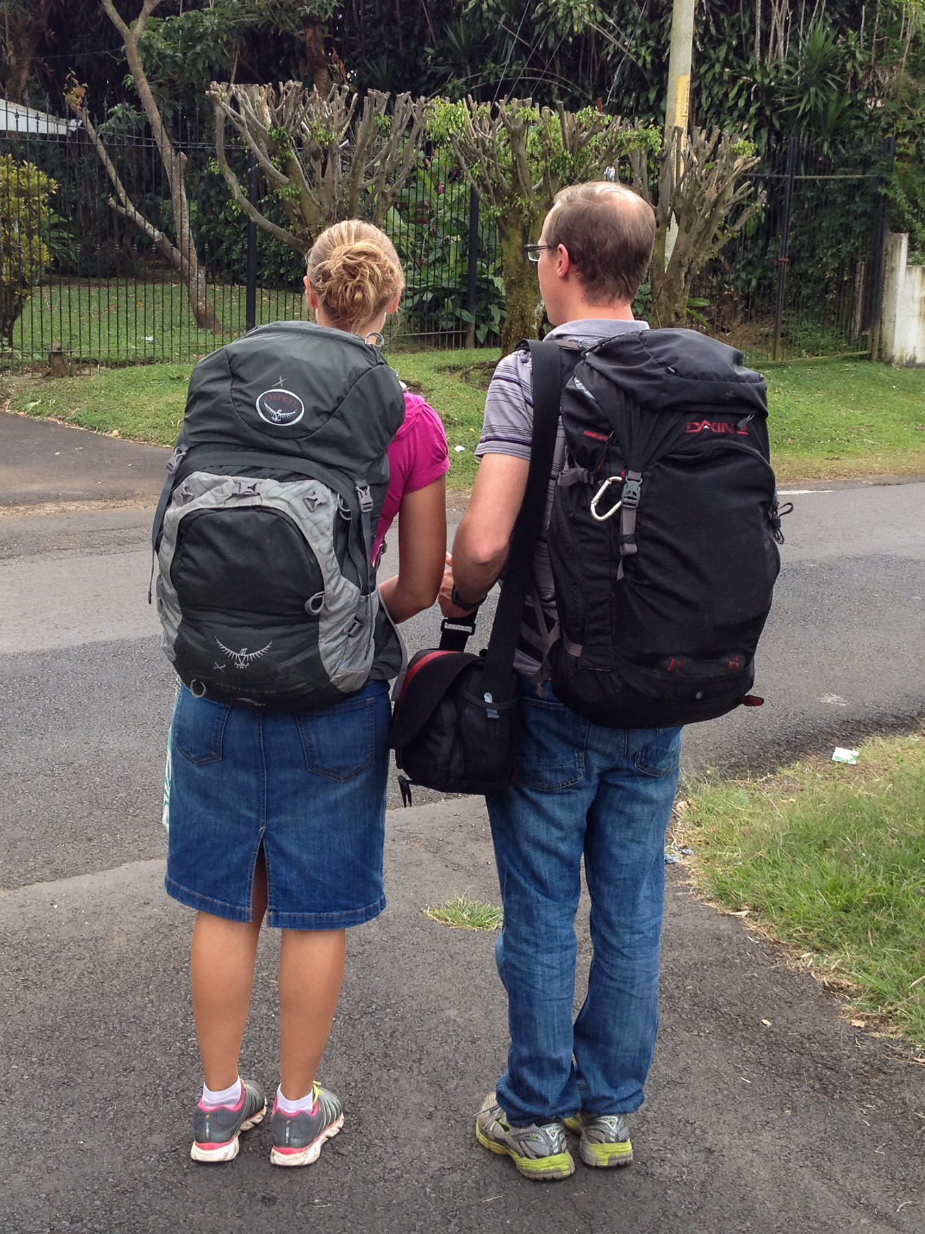 Backpacking in Costa Rica on a Budget - LanDon Alyssa Light Backpacks 01