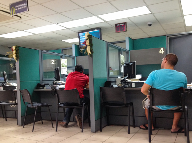 Waiting in Banco Nactional in Costa Rica